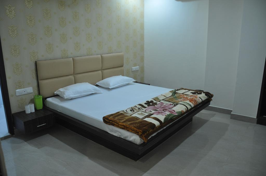 Hotel Silver Stone Ludhiana Bilik gambar