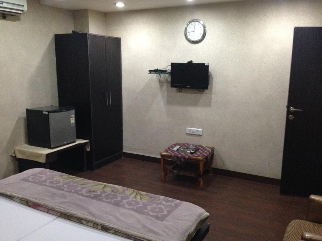 Hotel Silver Stone Ludhiana Bilik gambar