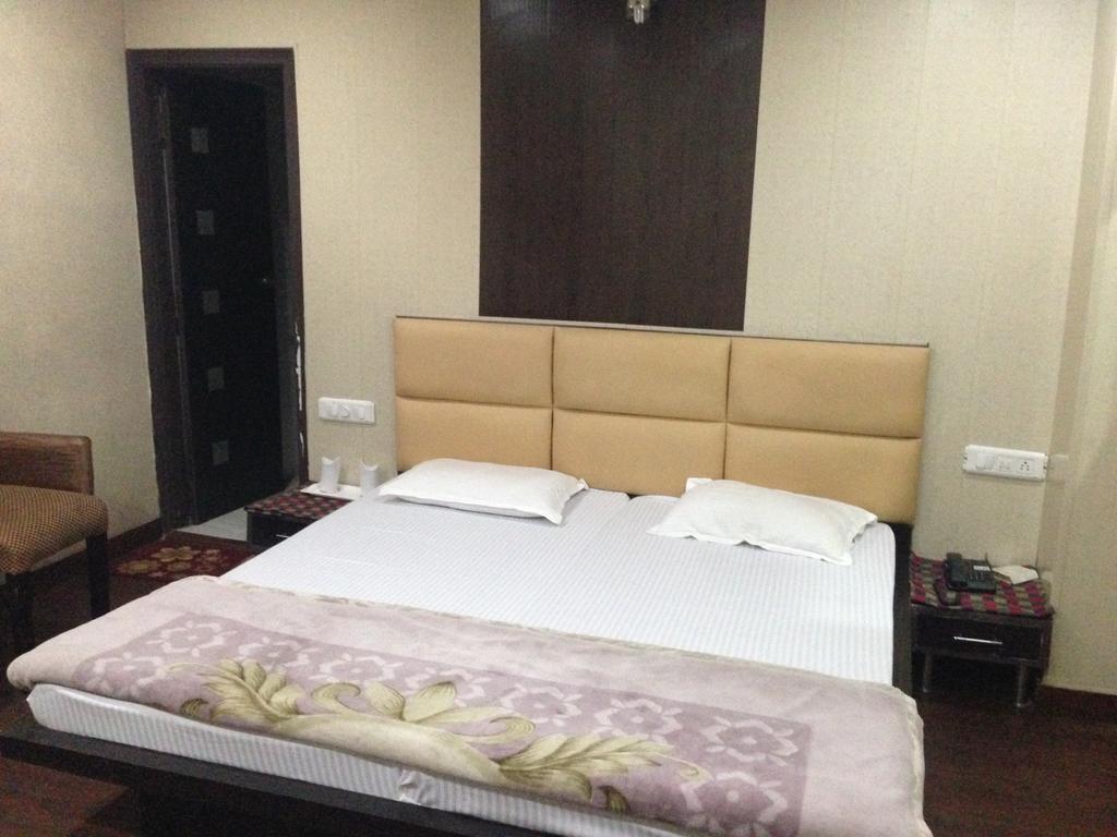 Hotel Silver Stone Ludhiana Luaran gambar